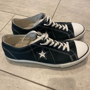 Men’s Converse size 12 barely worn, gently used